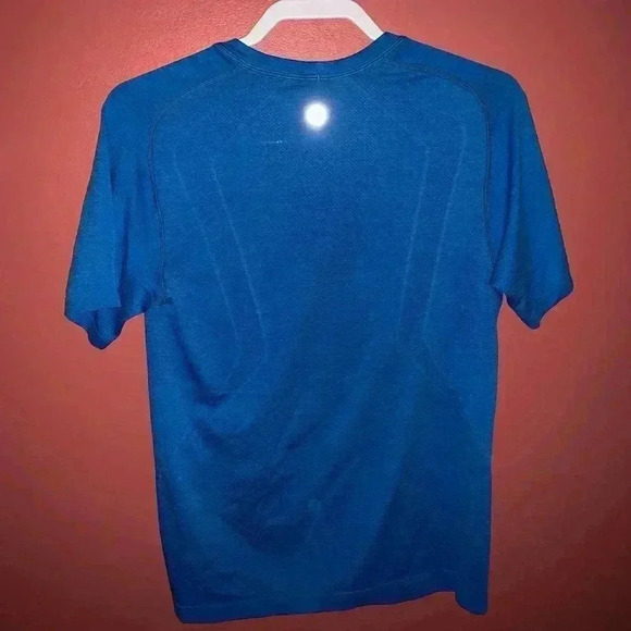Lululemon Blue Men’s Shirt - Picture 5 of 6